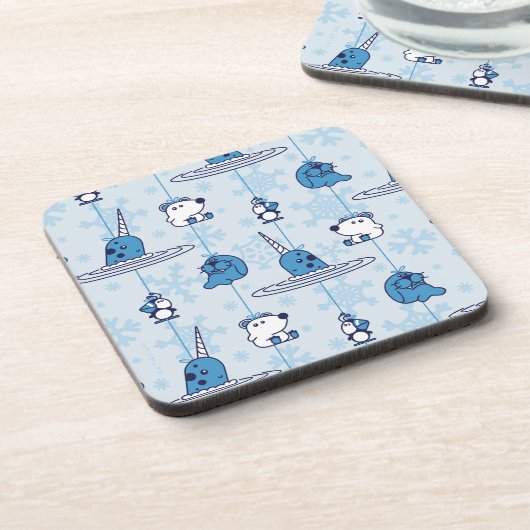 Narwhal Blue Snowflake Pattern Getränkeuntersetzer (Linke Seite)