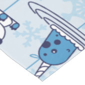 Narwhal Blue Snowflake Pattern Tischdecke (Schrägansicht)