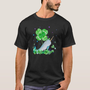Narwhal Holding Kleeblatt Stars Niedlich St Patric T-Shirt