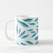 Narwhal im Muster des blauen Ozeans Kaffeetasse (Links)
