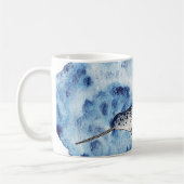Narwhal in einem Spritzen der Wasserfarbe Kaffeetasse (Links)