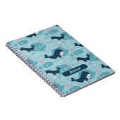 Narwhal Playtime Personalisiert Spiral Notebook Notizblock (Rechte Seite)