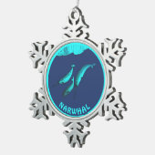 Narwhal unter dem Eis Schneeflocken Zinn-Ornament (Rechts)