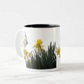 Narzissen-Blumen-Tasse Zweifarbige Tasse (Vorderseite Links)