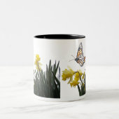 Narzissen-Blumen-Tasse Zweifarbige Tasse (Mittel)