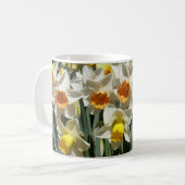 Narzissen-Hügel Kaffeetasse (Vorderseite Links)