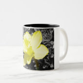 Narzissen-Tasse Zweifarbige Tasse (VorderseiteRechts)
