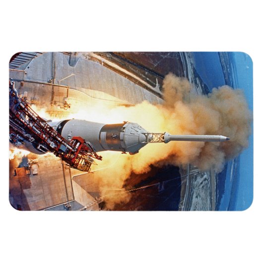 NASA Apollo 11 Moon Landing Rocket Launch Magnet (Horizontal)