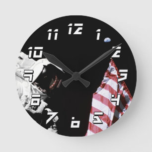 NASA Apollo 17 Astronaut Flag Earth Moon Photo Runde Wanduhr