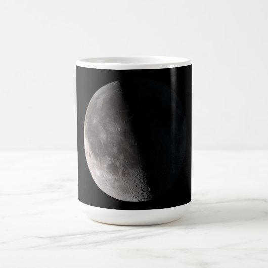 NASA-Bild im dritten Quartal Verwandlungstasse (Zentrum)