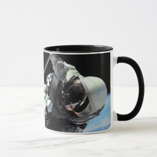 NASA Foto vom ersten amerikanischen Astronauten be Tasse