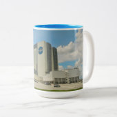 NASA Kennedy Space Center Zweifarbige Tasse (VorderseiteRechts)