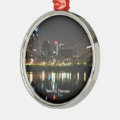 Nashville in der Nacht Silbernes Ornament (Links)