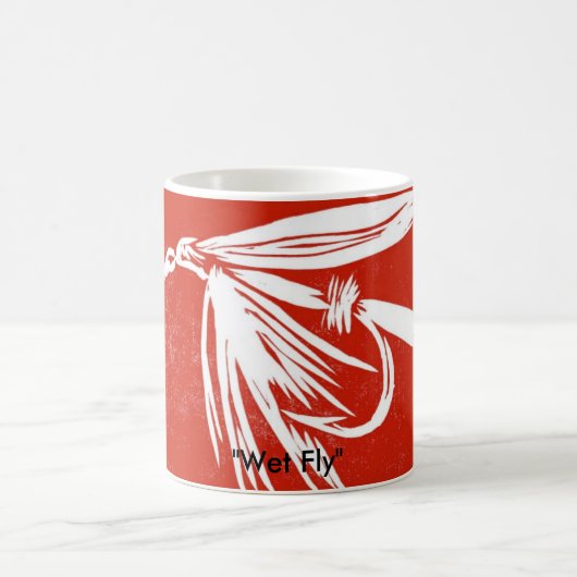"Nasse Fly on red" Klassische Trout Fly Tasse (Mittel)