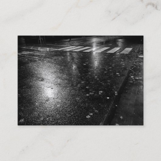 Nasse Herbststraße in der Nacht Visitenkarte (Vorderseite)