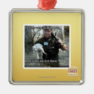 Nasse Katze und Gewehr Silbernes Ornament