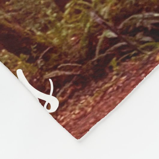 Nassstraße durch grüne Bäume in Humboldt Herbst Fleecedecke (Ecke)