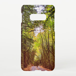 Nassstraße durch grüne Bäume in Humboldt Herbst Samsung Galaxy S10E Hülle