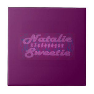 Natalie Sweetie Farbe dunkel lila mit Text Fliese