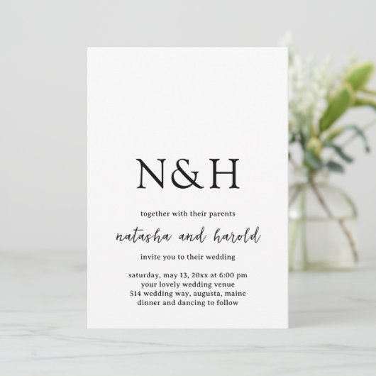 Natasha Monogram Modern Wedding Einladung (Stehend Vorderseite)