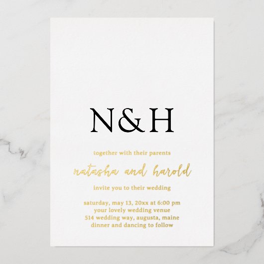 Natasha Monogram Modern Wedding Folieneinladung (Vorderseite)