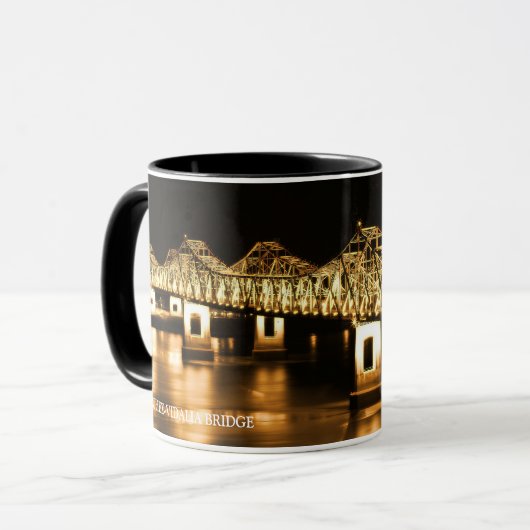 Natchez-Vidalia Brücke - goldenes Glühen Tasse (Vorderseite Links)