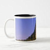 Nationaldenkmal von Devils Tower in Wyoming Zweifarbige Tasse (Links)