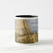 Nationaldenkmal von Devils Tower Zweifarbige Tasse (Mittel)