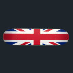 Nationale Flagge des Vereinigten Königreichs Skateboard<br><div class="desc">Nationale Flagge von Großbritannien und Nordirland Diese Fahne, auch bekannt als Union Jack oder Gewerkschaft Flag, stammt aus dem Jahr 1801 mit der Gewerkschaft von Großbritannien und Irland. Es besteht aus einer Kombination der Flaggen Englands, Schottlands und Irlands und hat ein Verhältnis von 2:1 (obwohl eine Version mit einem Verhältnis...</div>