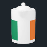 Nationale Flagge Irlands, irischer Standard, Banne<br><div class="desc">Die Tricolor: Ein Symbol der Hoffnung und Einheit - Die irische Tricolor, ein lebendiger Wandteppich aus Grün, Weiß und Orange, ist zum Synonym für die Smaragdfarbene Insel geworden. Diese einfache, aber mächtige Fahne trägt in ihren Falten eine reiche Geschichte und eine profunde Symbolik. Die Tricolor wurde erstmals 1848 von Thomas...</div>