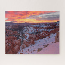Nationalpark Bryce Canyon im Winter bei Sonnenaufg