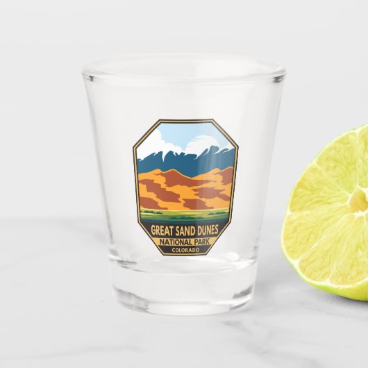 Nationalpark Great Sand Dunes - farbenfrohe Emblem Schnapsglas (Vorderseite)