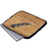 Native American Feather Laptop Sleeve von CHEROKEE (Vorne Knopf)