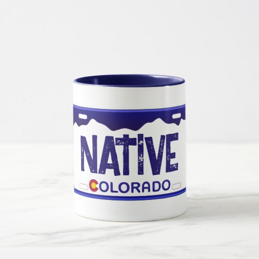 Native Colorado Blue Nummernschild Tasse (Zentrum)