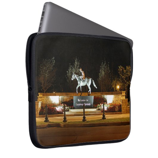 Native Dancer Horse Statue Saratoga Laptop Fall Laptopschutzhülle (Vorne Rechts)