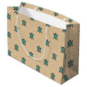 Native Turtle Große Geschenktüte (Rückseite Schrägansicht)