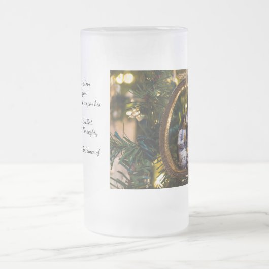 Nativity Ornament Bible Verse Mattierte Tasse aus  (Mittel)
