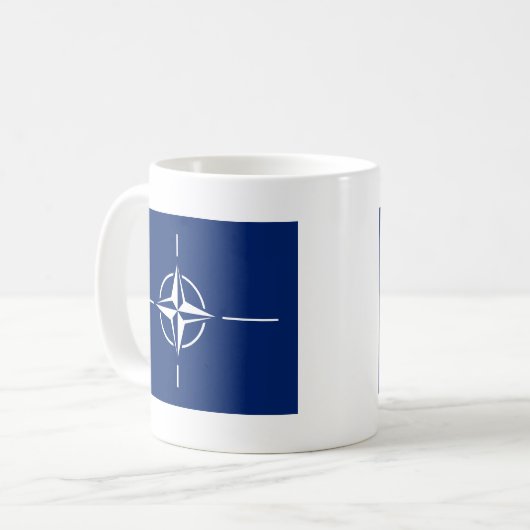 NATO-Flagge Kaffeetasse (Vorderseite Links)