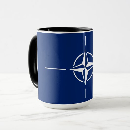 NATO-Flagge Tasse (Vorderseite Links)