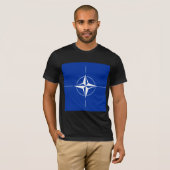 NATO-Qualitäts-Flagge T-Shirt (Vorne ganz)