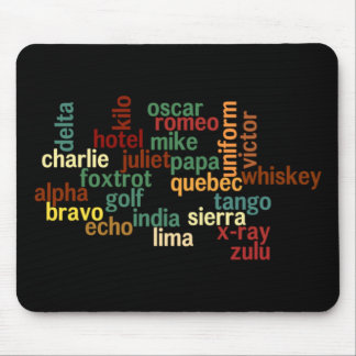 NATOlautalphabet (dunkler Hintergrund) Mousepad