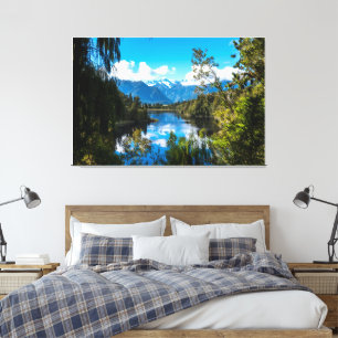 Natur-Everest-Wald mit schönem Himmel Elegant Leinwanddruck