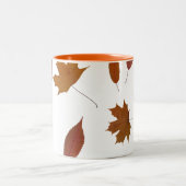 Natur-photographisches Herbst-Blätter Zweifarbige Tasse (Mittel)