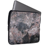 Natur-Pinkish Felsen-Beschaffenheit mit Initialen Laptopschutzhülle (Vorne Rechts)