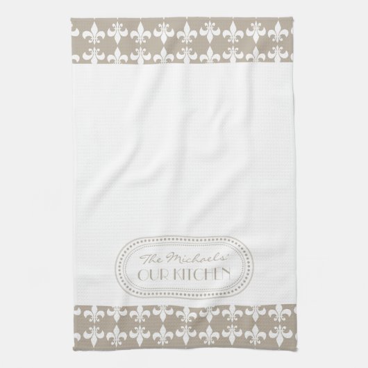 Natur | White Lilie Pattern Monogram Handtuch (Vertikal)