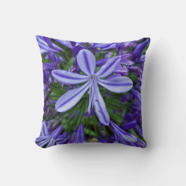 Natural Beauty: Vibrant Purple Flowers in the SAPA Kissen