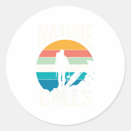 Nature Calls - Umarmung des Großen im Freien Runder Aufkleber