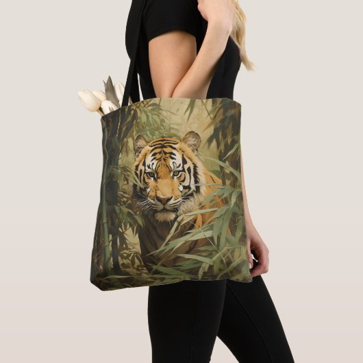 Nature Tiger in Forest Tasche (Von Nahem)