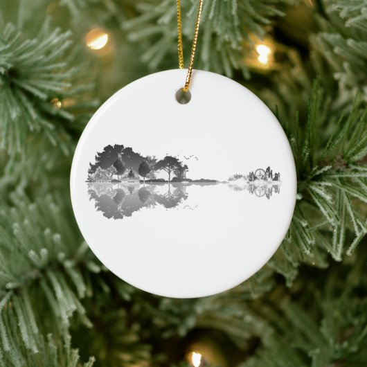 Nature's Song: Forest Landscape Gitarre Art Keramik Ornament (Baum)