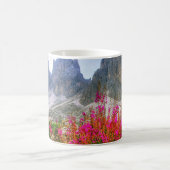 Nature's Symphony: Berglandschaft Kaffeetasse (Mittel)